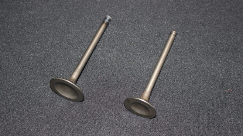 吸気・排気バルブ