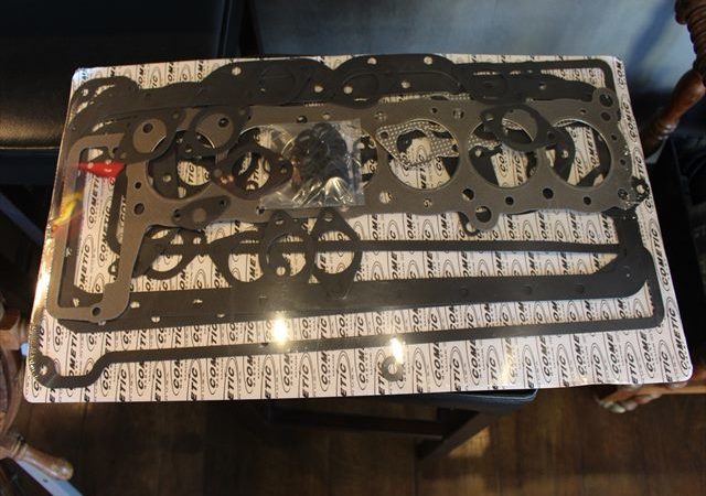 エンジンガスケット