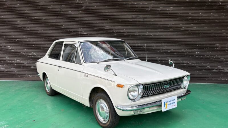トヨタ　カローラ　KE10　2ドアセダン