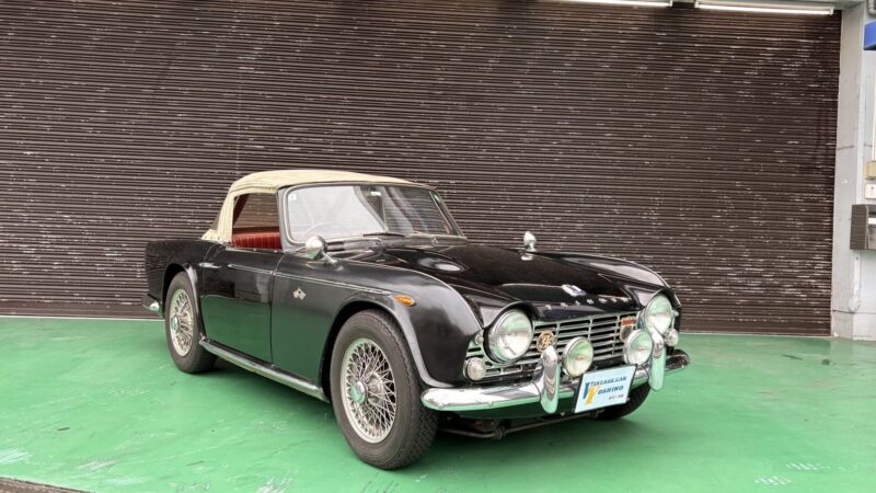 トライアンフ　TR-4